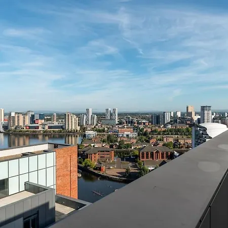 Modern Central Old Trafford Apartment Manchester