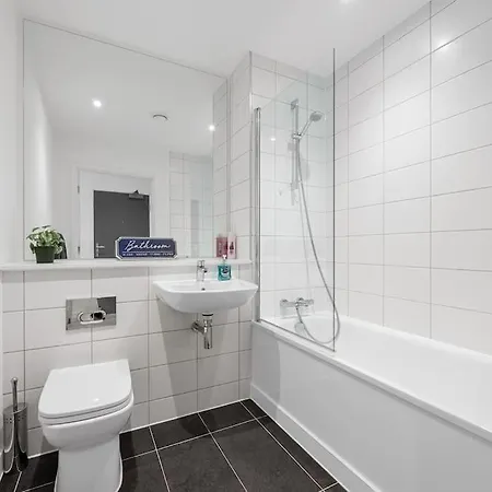 Modern Central Old Trafford Apartment Manchester