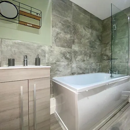 Apartamento 3 *