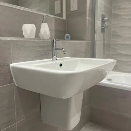 Modern Stylish 1 Bed