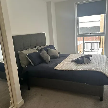 Luxury Retreat 3 Bedroom Διαμέρισμα *