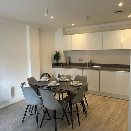 Apartment Luxury Retreat 3 Bedroom Manchester