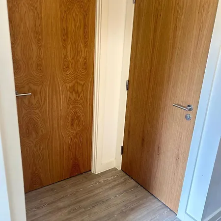 Apartment Luxury Retreat 3 Bedroom *