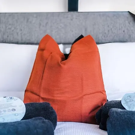 Incredible 3bed Townhouse, Rooftop Patio, Sleeps 6 شقة