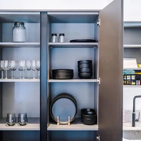 Incredible 3bed Townhouse, Rooftop Patio, Sleeps 6 شقة