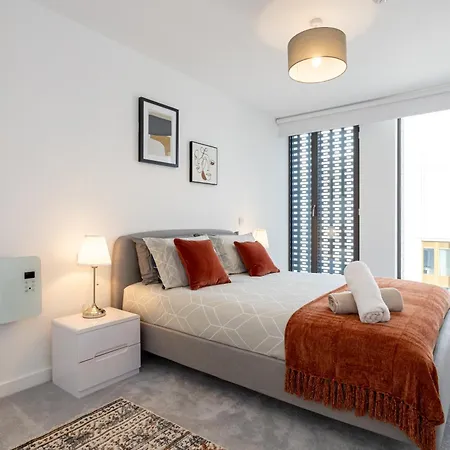 Pet Friendly 2br Near Station By Asquare Letting Апартаменты *