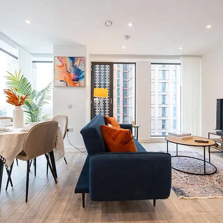 Pet Friendly 2br Near Station By Asquare Letting דירה *