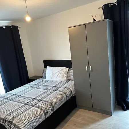 Lush King Ensuite In A Shared