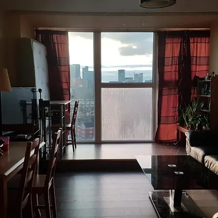 Kwatera prywatna With Private Bathroom Very Close To City Centre