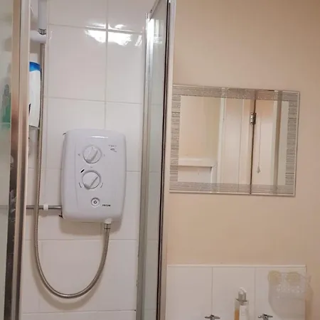 With Private Bathroom Very Close To City Centre Manchester