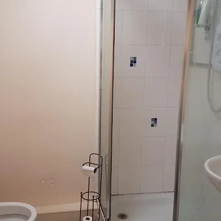 With Private Bathroom Very Close To City Centre * Manchester