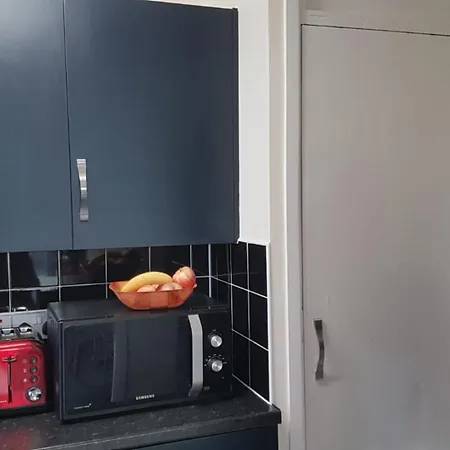 With Private Bathroom Very Close To City Centre