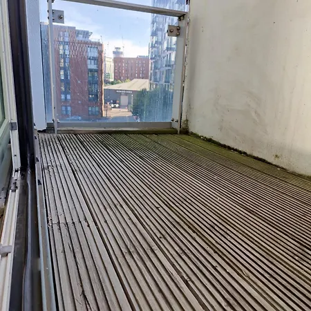 Apartman Free Private Parking - City Centre 2 Bedroom Ensuite Near Shopping & Financial Centre, Victoria Station & Ao