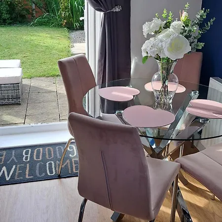 度假居 The Heart - Cosy 3 Bedroom House With Double Driveway And Garden In