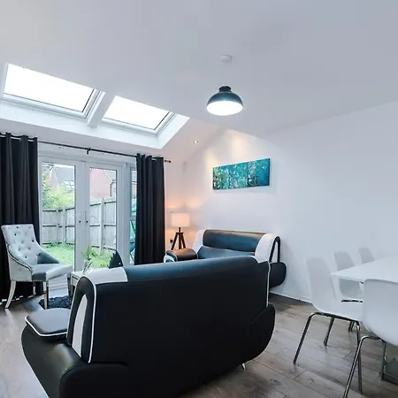 The Clover Townhouse Holiday home Manchester