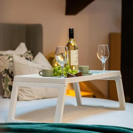 Livestay 3-bed Loft In The Heart Of דירה *