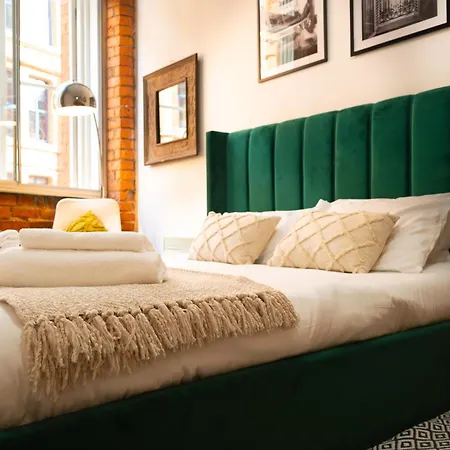 Chic Georgian Flat In