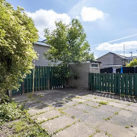 Townhouse In Old Trafford بيت للعطل مانشستر