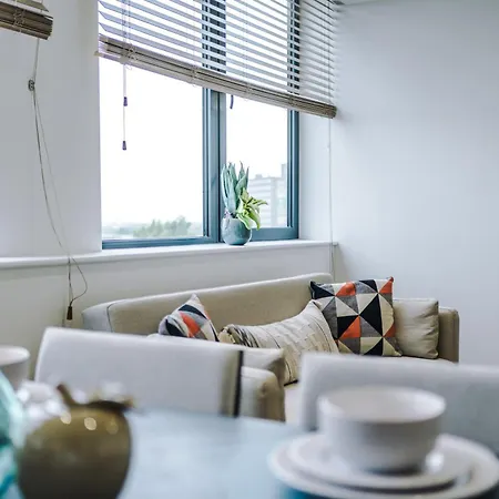 30 Percent Offer On Monthly Near Old Trafford Sleeps 5 Manchester