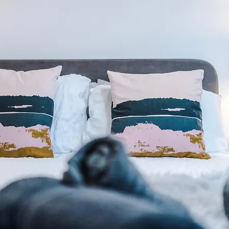 30 Percent Offer On Monthly Near Old Trafford Sleeps 5