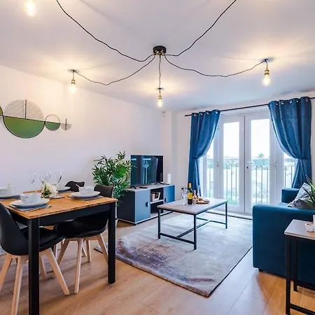 The Salford Luxe By Parydise - 2-bed City-view Gem - Business-ready, Leisure-friendly * 맨체스터