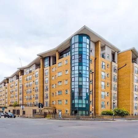 The Salford Luxe By Parydise - 2-bed City-view Gem - Business-ready, Leisure-friendly マンチェスター