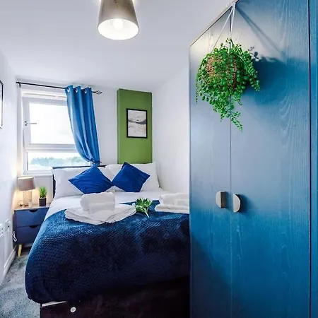 The Salford Luxe By Parydise - 2-bed City-view Gem - Business-ready, Leisure-friendly * マンチェスター