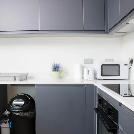 דירה Lavish Living Huge Long Term Savings For Contractors Relocators Profressionals *