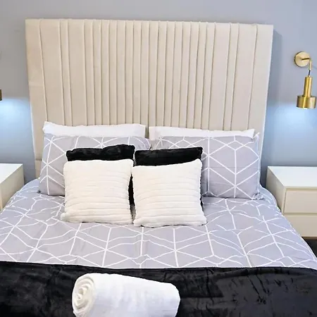 3 Bedroom House With En-suite Free Wifi And Parking * 맨체스터
