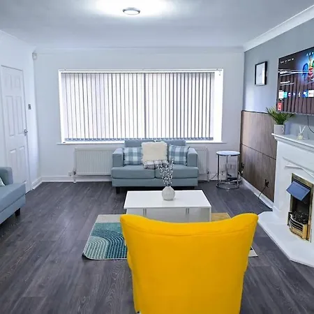 펜션 3 Bedroom House With En-suite Free Wifi And Parking *