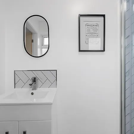 Morden En-suite - Close Cente & Etihad Stadium מנצ'סטר