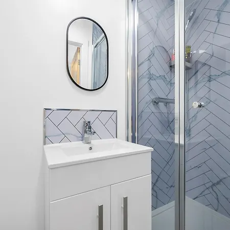 Morden En-suite - Close Cente & Etihad Stadium מנצ'סטר