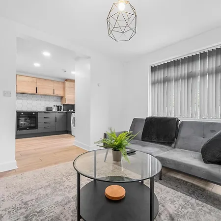 Morden En-suite - Close Cente & Etihad Stadium בית אירוח מנצ'סטר