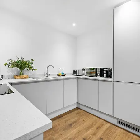 Harboview Haven Waterfront Апартаменты Манчестер