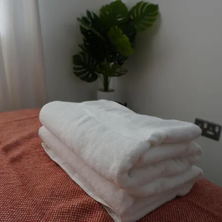 Luxury - Pick A - Free Parking & Kitchen Access, Near Etihad Stadium, The Coop Live & Piccadilly Station, *