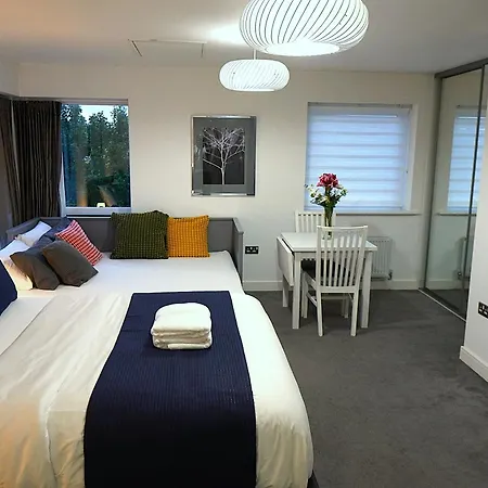 Luxury - Pick A - Free Parking & Kitchen Access, Near Etihad Stadium, The Coop Live & Piccadilly Station, * Mánchester