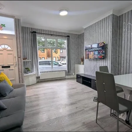 Feriehus Beautiful 2 Bed 1 Bath