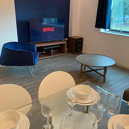 Apartment 2 Bedroom 2 Bathroom Centre *