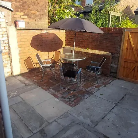 3 Bedroom Near Man City And Coop Live *