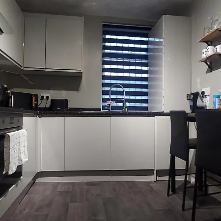 3 Bedroom Near Man City And Coop Live Apartment Manchester