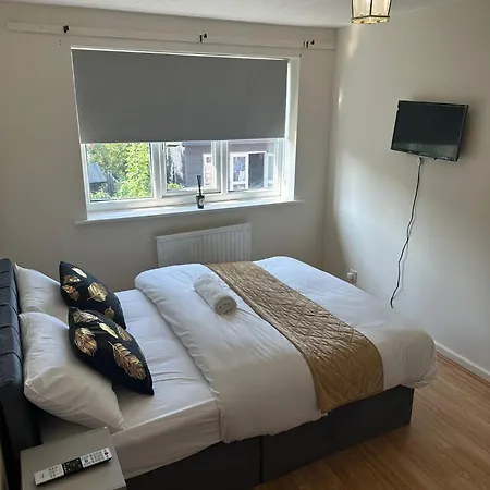 3 Bedroom Close To Stadium And Coop Live