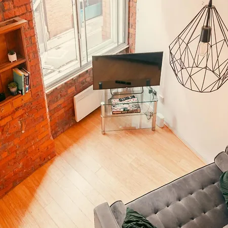 Chic Georgian Flat In