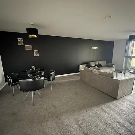 Modern 2br In Central *