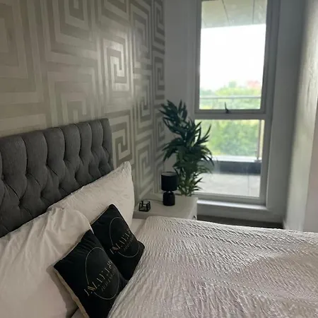 Modern 2br In Central Apartament