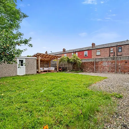 Vakantiehuis Spacious 4 Bed Hidden Gem Pass The Keys *