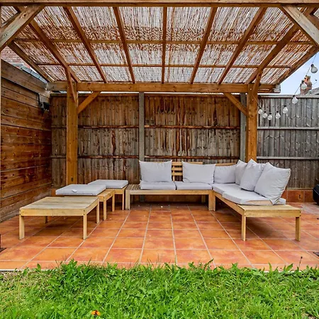 Spacious 4 Bed Hidden Gem Pass The Keys Vakantiehuis Manchester