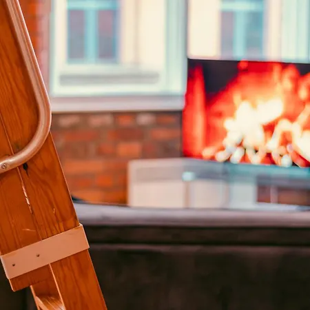 Chic Georgian Flat In شقة