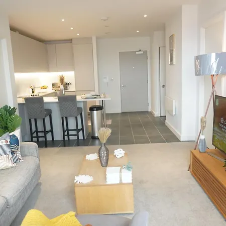 Modern Cosy Two Bedroom Manchester
