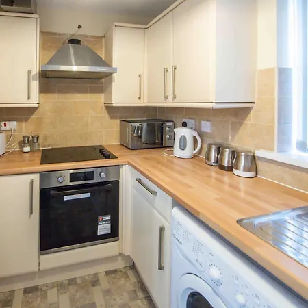 Beautiful, Peaceful, 5 Bedroom With Hot Tub!