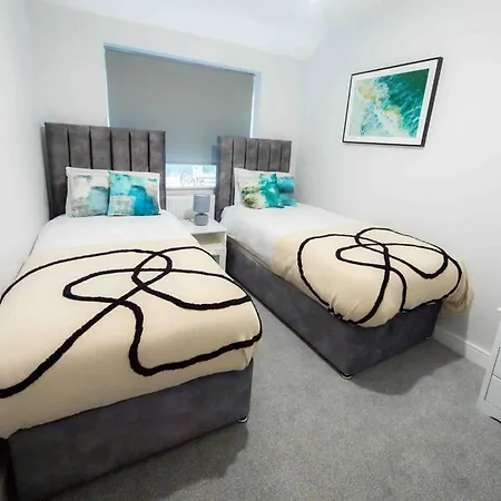 Beautiful, Peaceful, 5 Bedroom With Hot Tub! * Manchester